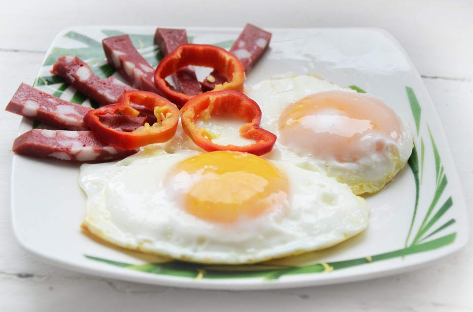 Omelette-Dish-Nutrition-The-Yolk-Egg-Breakfast-2200917.jpg