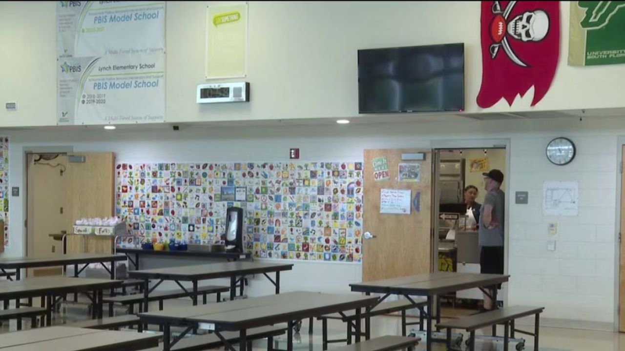 Boy Chokes on PB&J at School Lunch, Cafeteria Manager Uses Decades-Old Training to Save Him