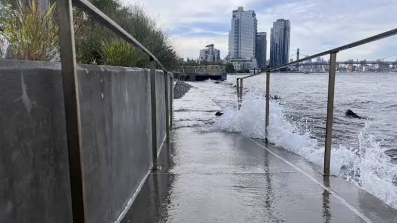 New York City Faces a Dangerous Weekend as Nor’easter Brings Heavy Rain and Powerful Winds