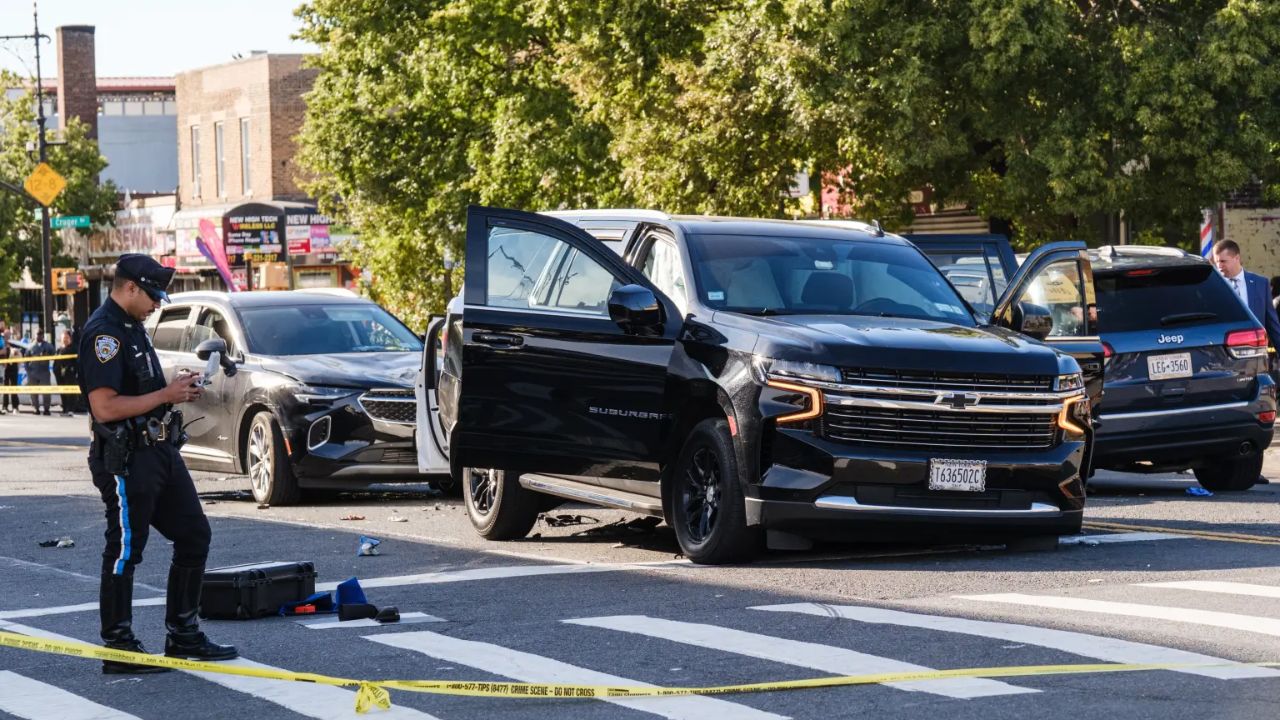 2 Pedestrians Killed in Bronx Crash After 81-Year-Old Mercedes Driver Allegedly Runs Red Light