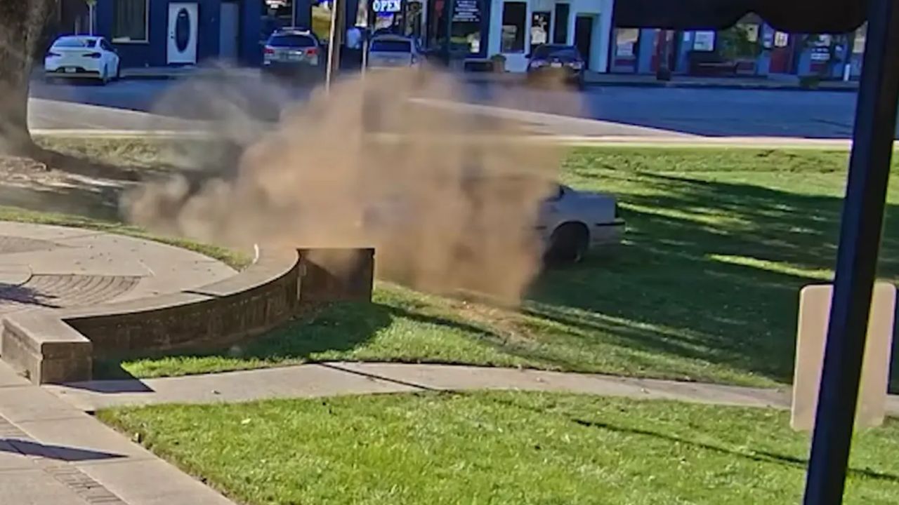 67-Year-Old Driver Allegedly Does Donuts Around Courthouse Lawn in Bizarre Police Video