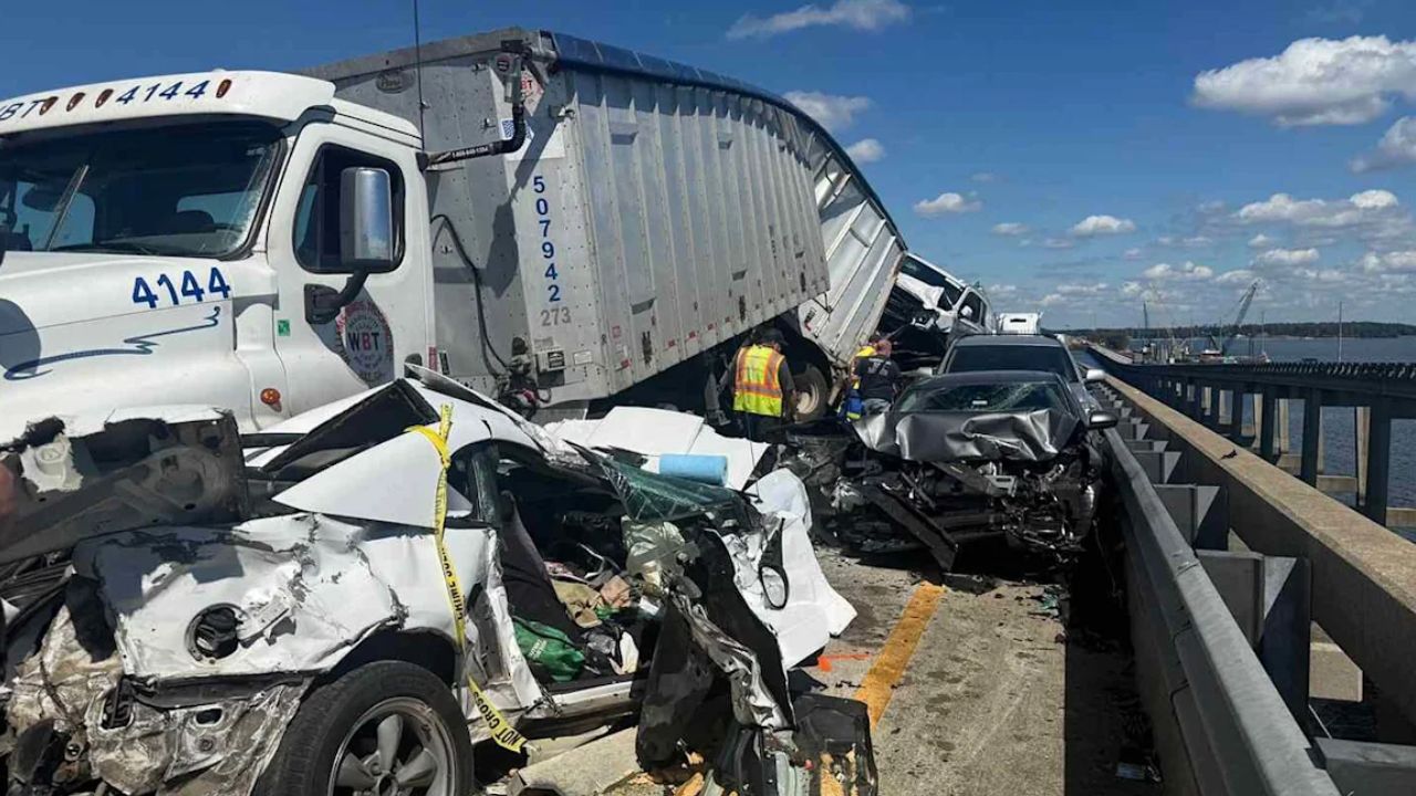 69 Vehicles Crash on I-95 Bridge Over South Carolina’s Largest Lake as Dense Fog Blinds Drivers