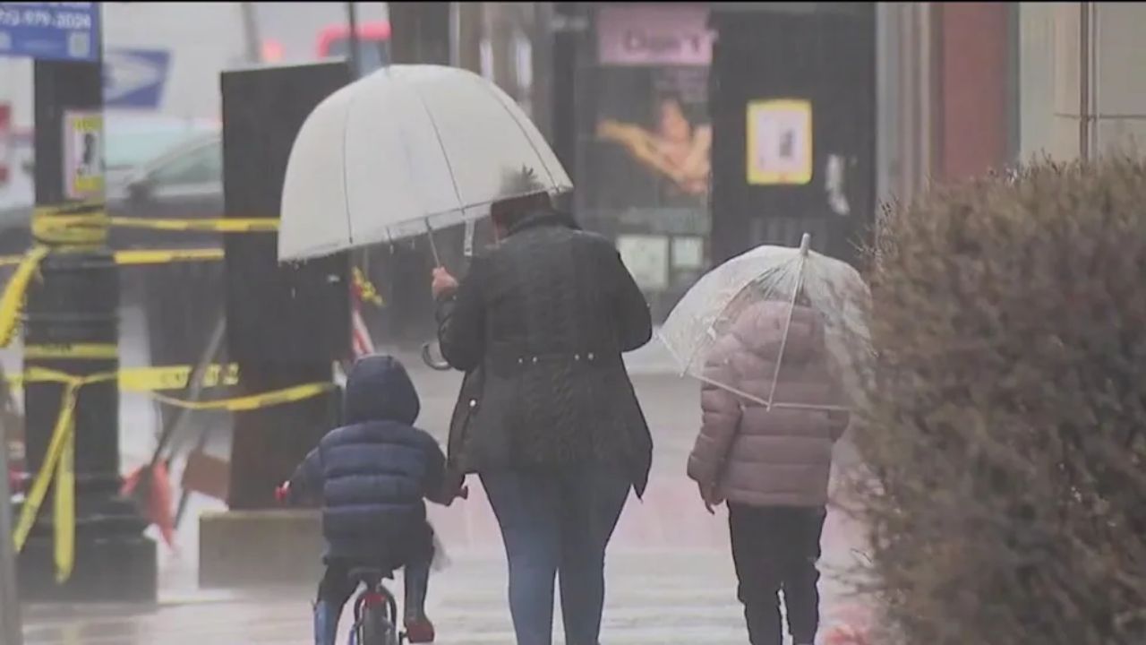 Chicago Halloween Forecast 50s Temperatures, Spotty Rain and a Mostly Dry Evening Expected
