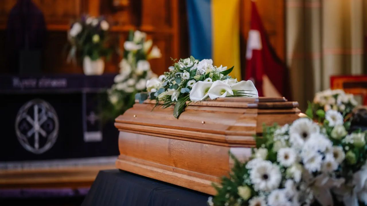 Daughter Says Funeral Home Put Wrong Woman in Her Mother’s Casket, Lawsuit Seeks $13,820