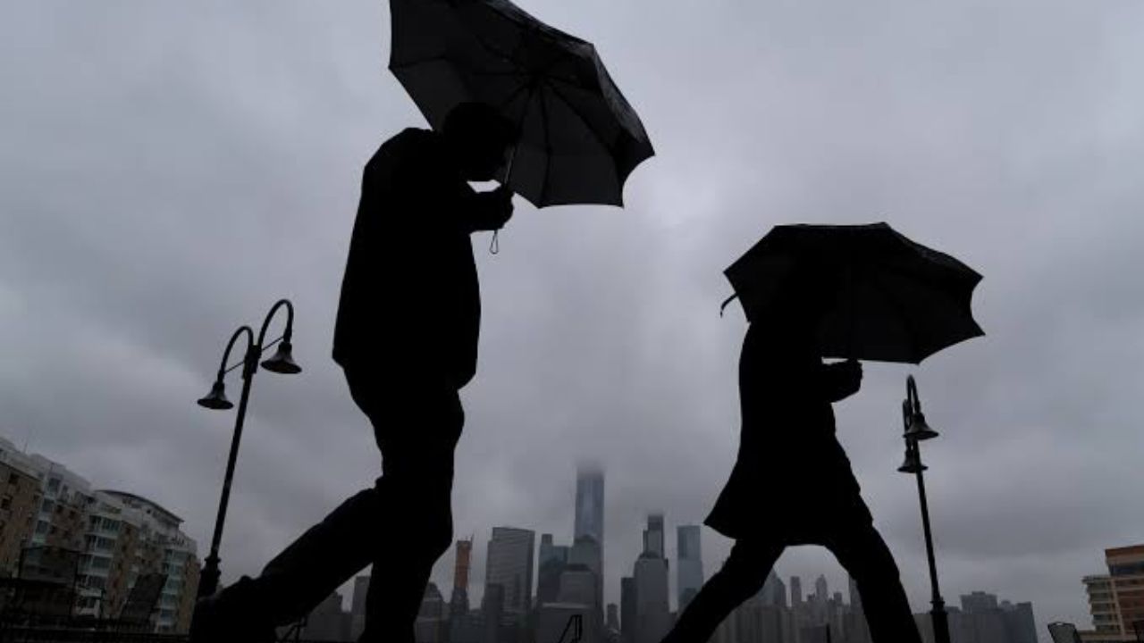 Storm Could Undergo ‘Bombogenesis’ Near Northeast Coast, Raising Fears of Huge Waves and Strong Winds