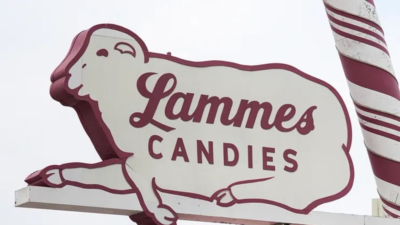 Texas Candy Lovers Get a Surprise as Beloved 141-Year-Old Store Announces Return After Closure Plans
